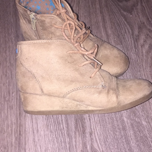 Brown Cat & Jack kids boots - Picture 3 of 5